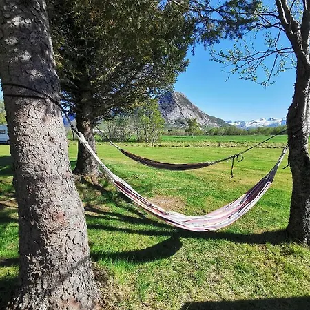 منتزه العطل Reipa Camping *